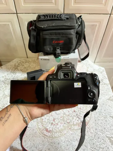 Câmera cânon Sl3