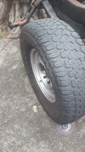 Vende-se rodas e um santo Antônio!