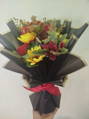 Buquês de flores artificiais? a partir de 40,00
