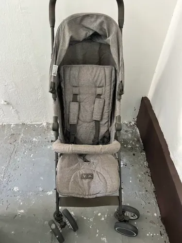 Carrinho de bebê em ótimo estado