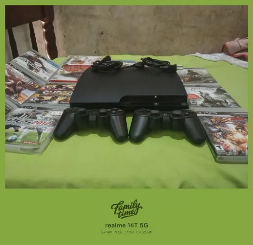 Vendo um ps3 desbloqueado com jogos de disco por 750