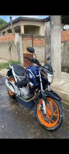 Moto CB 250 Twister versão especial