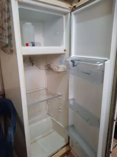 Vendo 01 geladeira Eletorolux