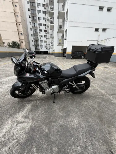 Bandit 650s extremamente nova .