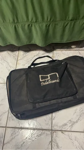 Pedaleira gt 100, com pedal board.