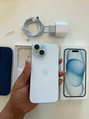 iPhone 15 128GB - Bateria 93%