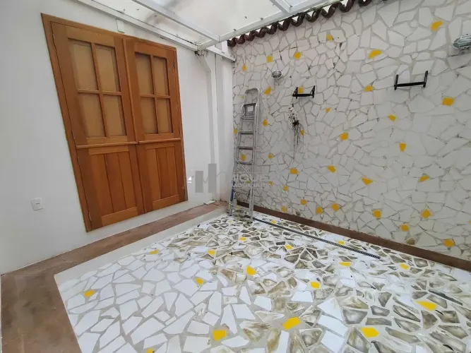 Apartamento Rua Rego Lopes com 2 quartos e area externa com 1 vaga de garagem