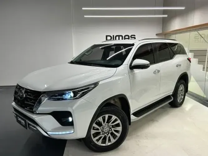 Toyota Hilux SW4 GRS 2.8 TB 4X4 Diesel Aut. 2023