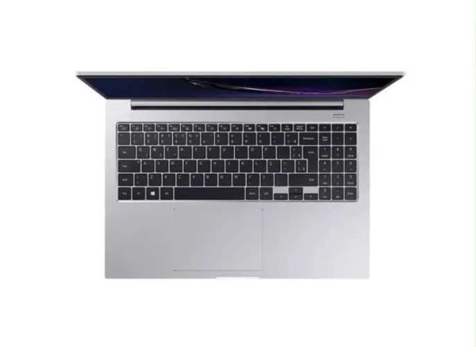Vendo Notebook semi novo . Valor 1.100,00, que pode ser dividido no cartão