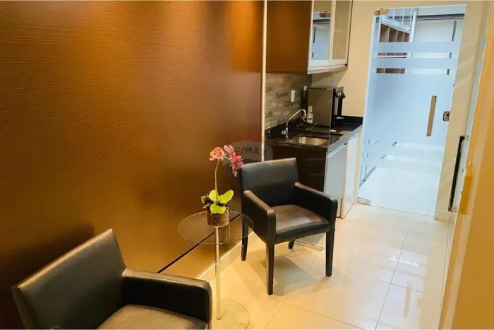 Sala comercial mobiliada no Wall Street