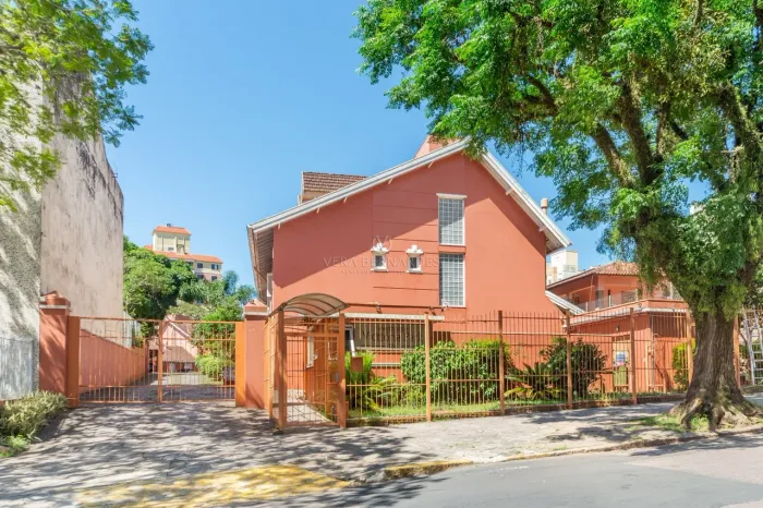 Casa em Condomínio no bairro Teresópolis