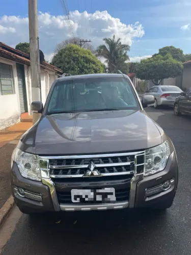 Mitsubishi Pajero HPE Full 3.2 4X4 T.i.dies. 5P AUT 2016