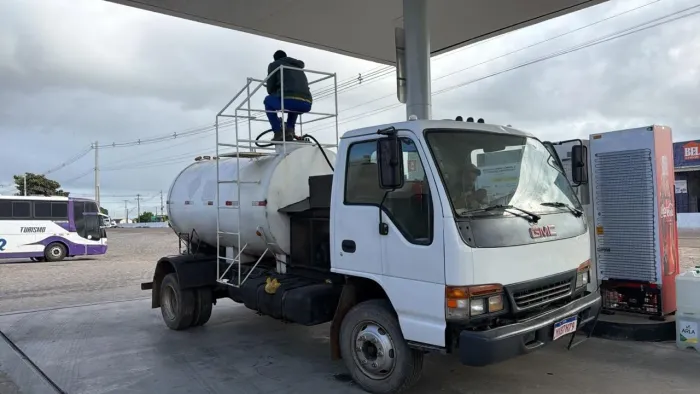 Vendo caminhão comboio abastecedor