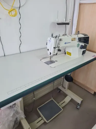 Máquina industrial reta Sansei