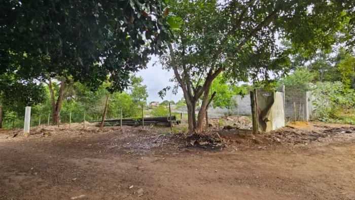 Vendo ou Troco Terreno de Esquina de 500 mt² | Vendo metade ou inteiro