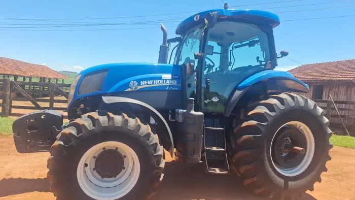 Trator New Holand t7 205