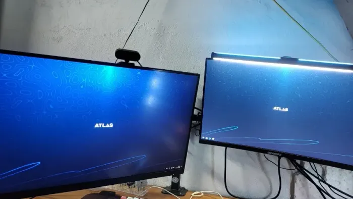 KIT 2 monitor + suporte + webcam + barra de luz