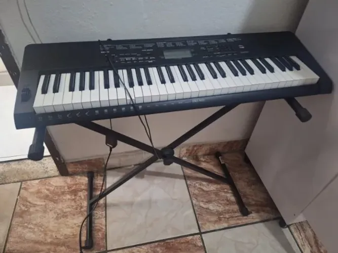 Teclado Casio ctk 3500, acompanha suporte