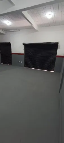 Ponto Comercial Feu Rosa
