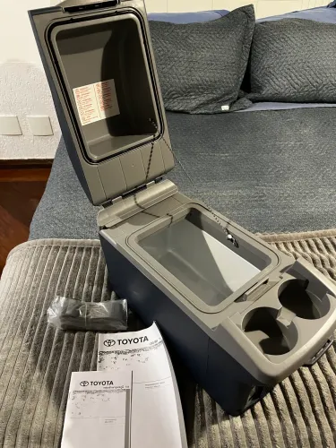 Caixa Térmica Cooler 7.5L Original Toyota