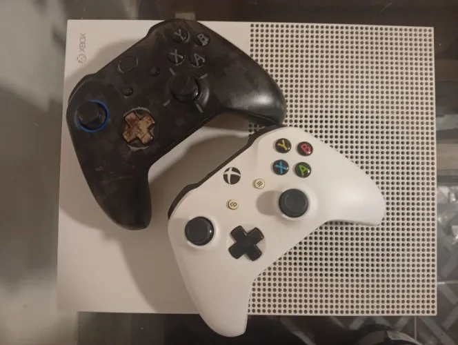 Xbox one S 500GB com call of duty