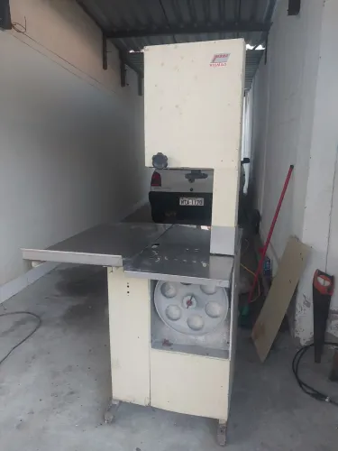 Maquina serra fita de bancada