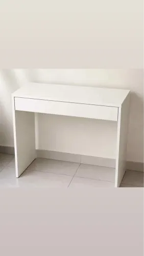 Mesa nova em mdf com gaveta