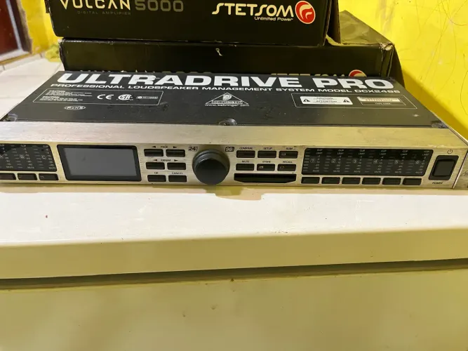 Processador de áudio behringer 2496