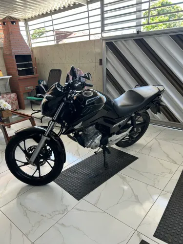 Honda Fan 160 preta 2024