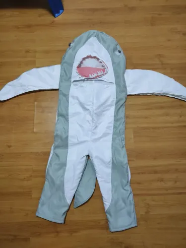 Fantasia infantil de tubarão 