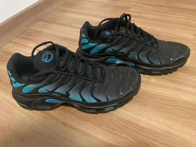 2 pares de Tênis Nike