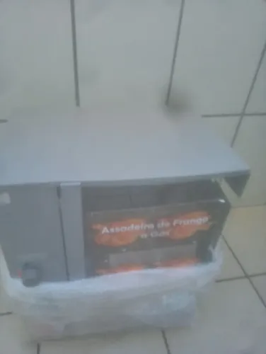 Assadeira de frango a gás. Nova