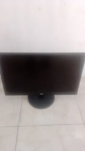 Monitor AOC de 24 polegadas Com defeito .