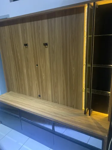 Painel para TV até 60? com 3 gaveteiros e detalhe com led