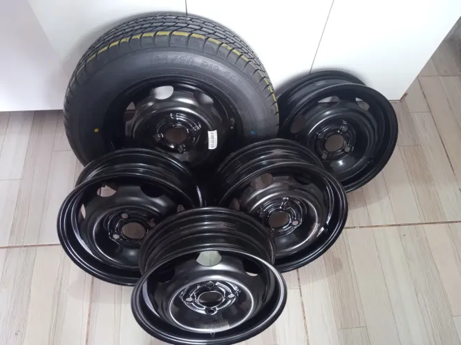 Jogo de rodas aro 13" com STEPE ZERADO! Furacão 4x100 Chevrolet e Wolksvagen 