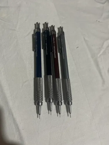 Lapiseira Pentel