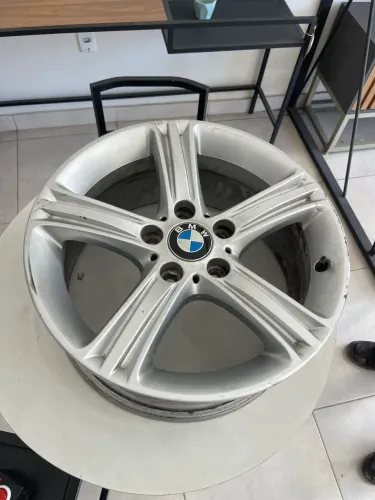 Jogo de rodas originais BMW 320i aro 17