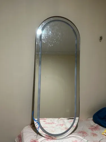 Vendo espelho com led novo