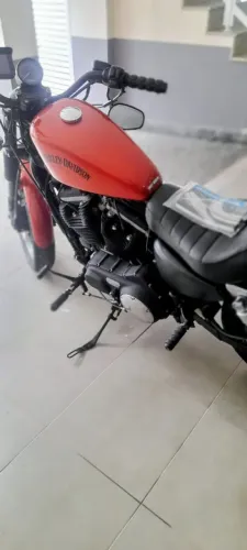Moto Harley Davidson - XL 883R