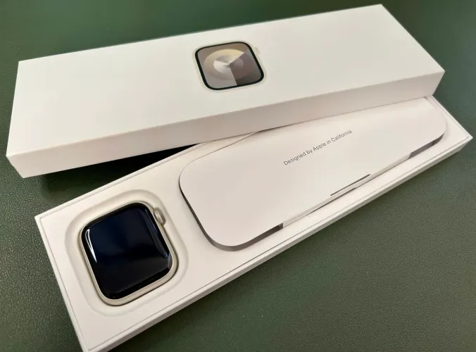 Apple Watch Series 9 45mm Starlight