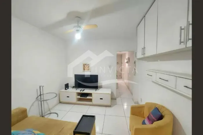 Maravilhoso Quarto e sala na Avenida Atlantica