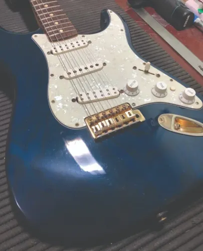 GUITARRA FENDER DELUXE MADE IN MÉXICO 2009 - 2010 C/ UPGRADES