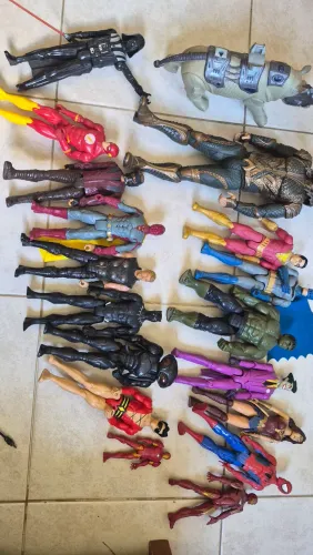 Bonecos DC/Marvel