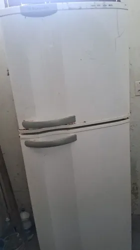 Refrigerador Brastemp 2 portas linha branca, em otimo estado de consevaçao