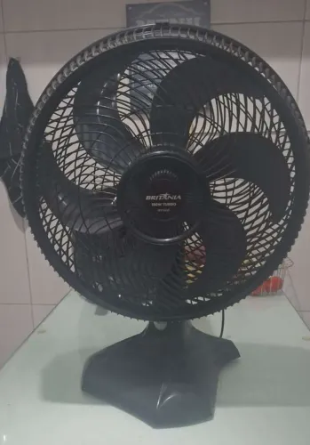 Ventilador britânia (130 reais) usado
