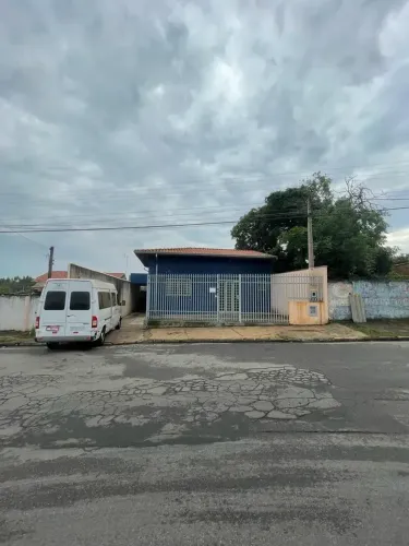 Barracão em Cosmópolis-SP, na saída da cidade próximo a rodovia.