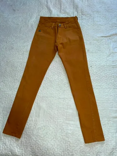 Calça skinny marca Sion Marrom Caramelo Femina 
