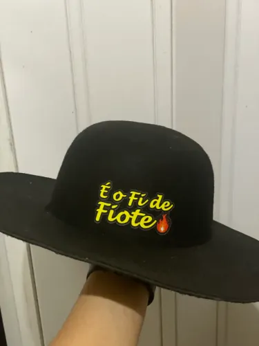 Chapéu que Natanzinho Lima usa nos shows chapéu de fazendeiro 