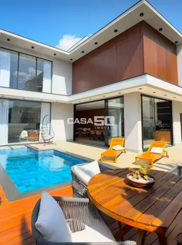 Casa a venda em condomínio fechado - Valinhos