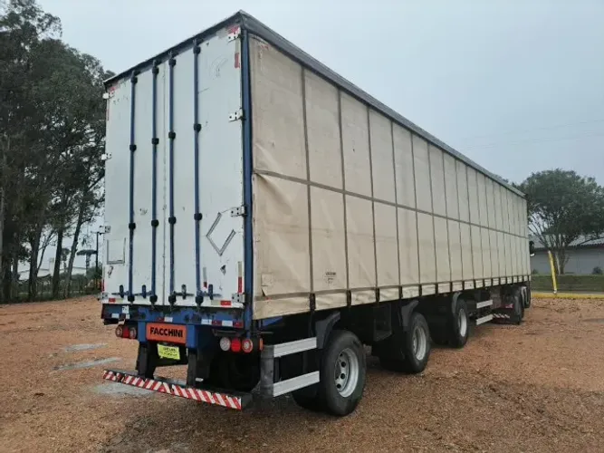 SIDER VANDERLEIA FACCHINI, 2015, 28 PALETE, C/PNEUS, COMP 15.50m ALT 2,80m